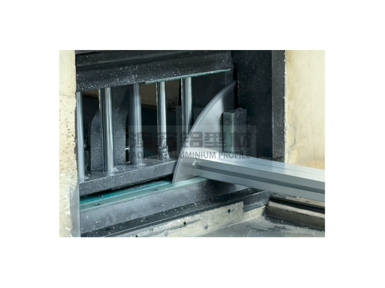 別讓“隱形誤差”吃掉利潤！工業鋁型材的精度焦慮如何破？