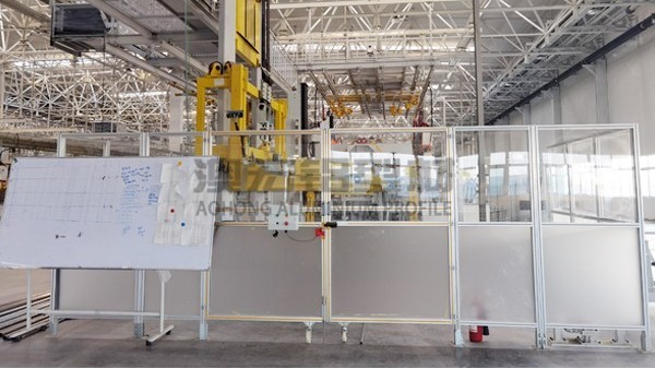 鋁型材圍欄的結構性價值：無需焊接的穩(wěn)固藝術