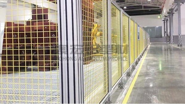 為何專業(yè)領域更信賴鋁型材圍欄？