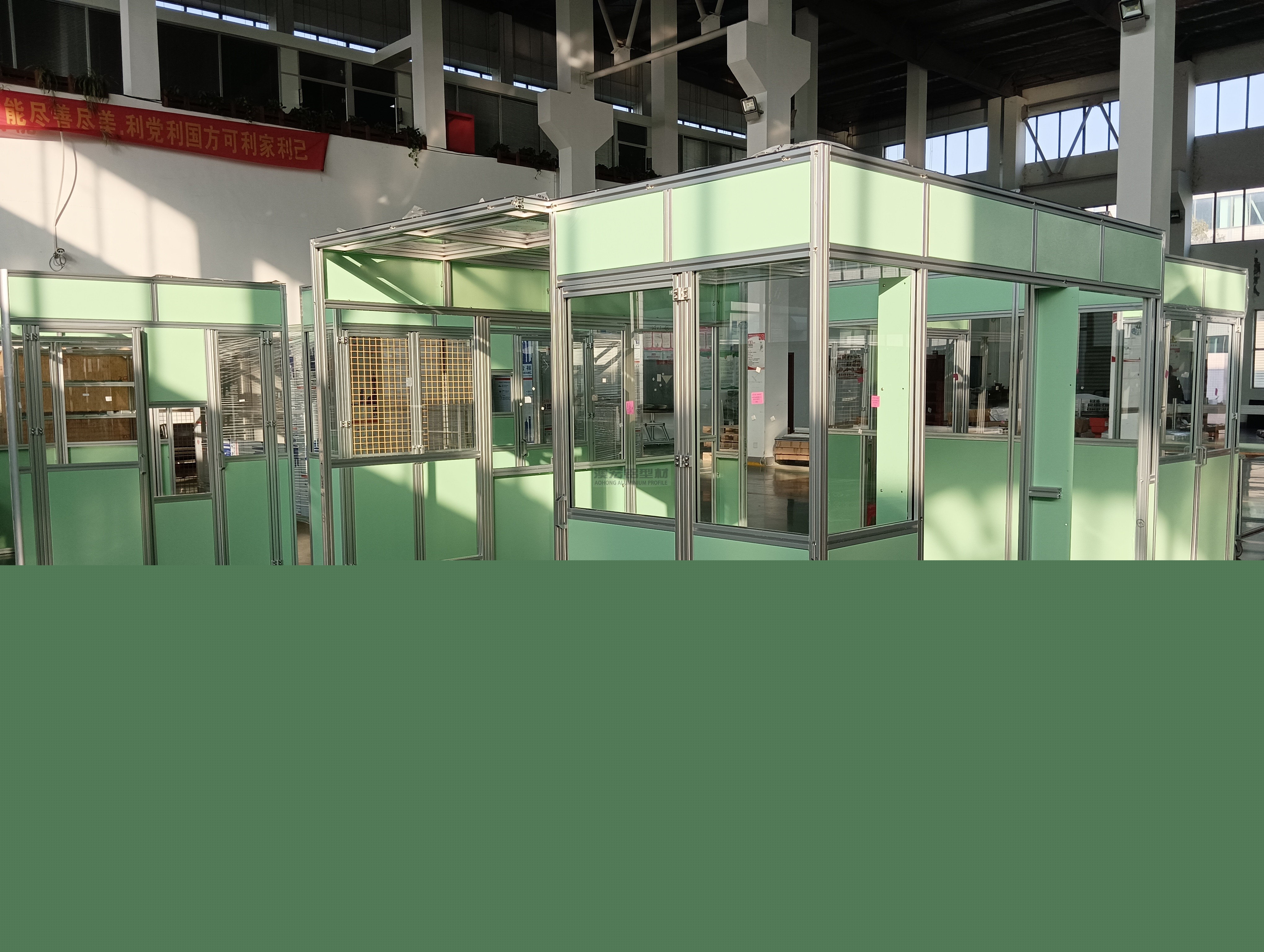 車間“定制防護艙”：4545鋁型材設備防護罩的落地細節